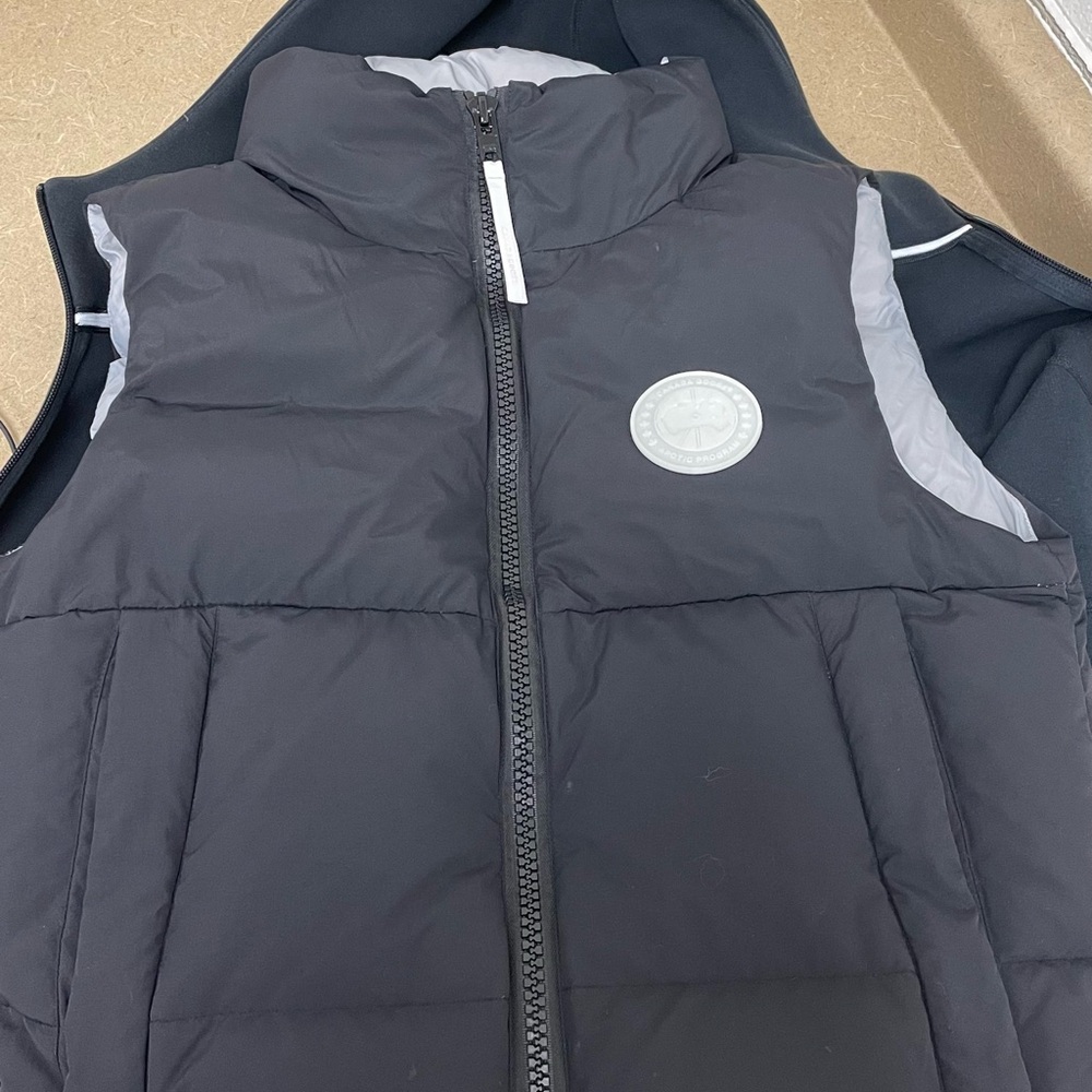 Black canada goose vest